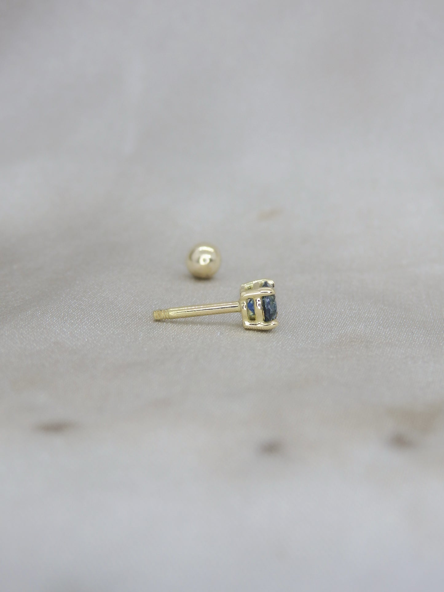 Parti Sapphire Ball-Back Threaded Stud