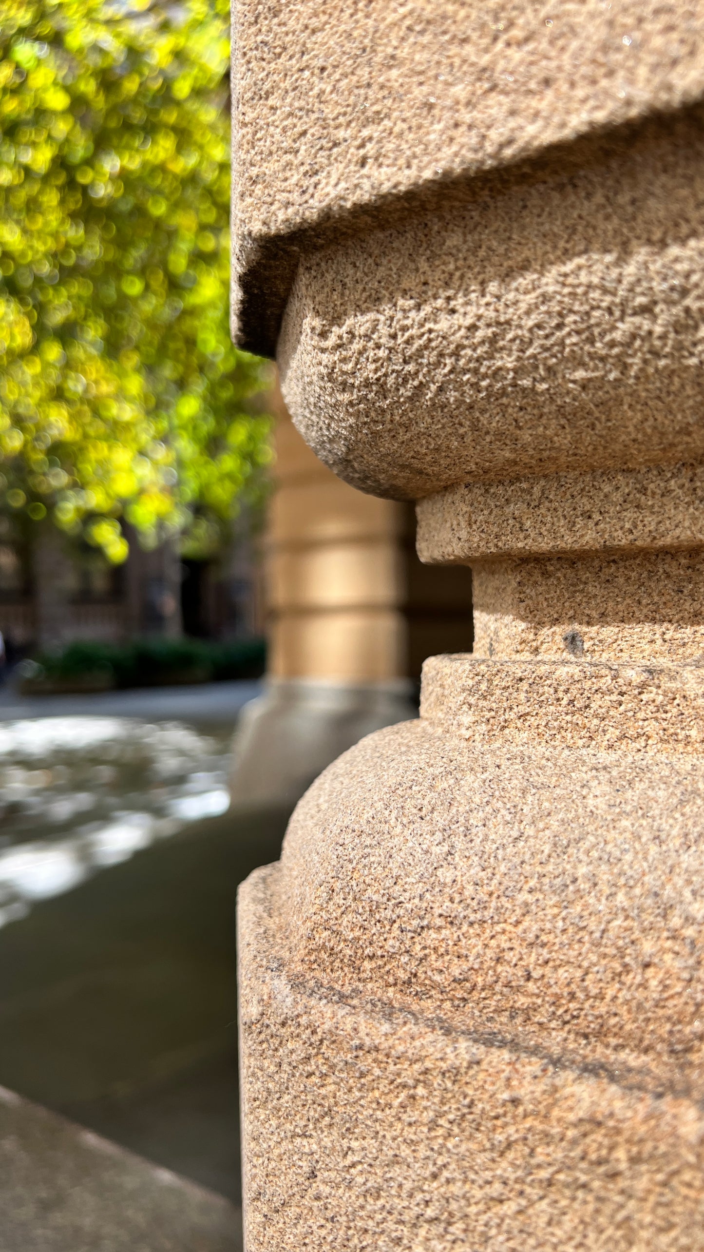 Pillar I Fitted Wedding Band in Brushed 18ct Yellow Gold