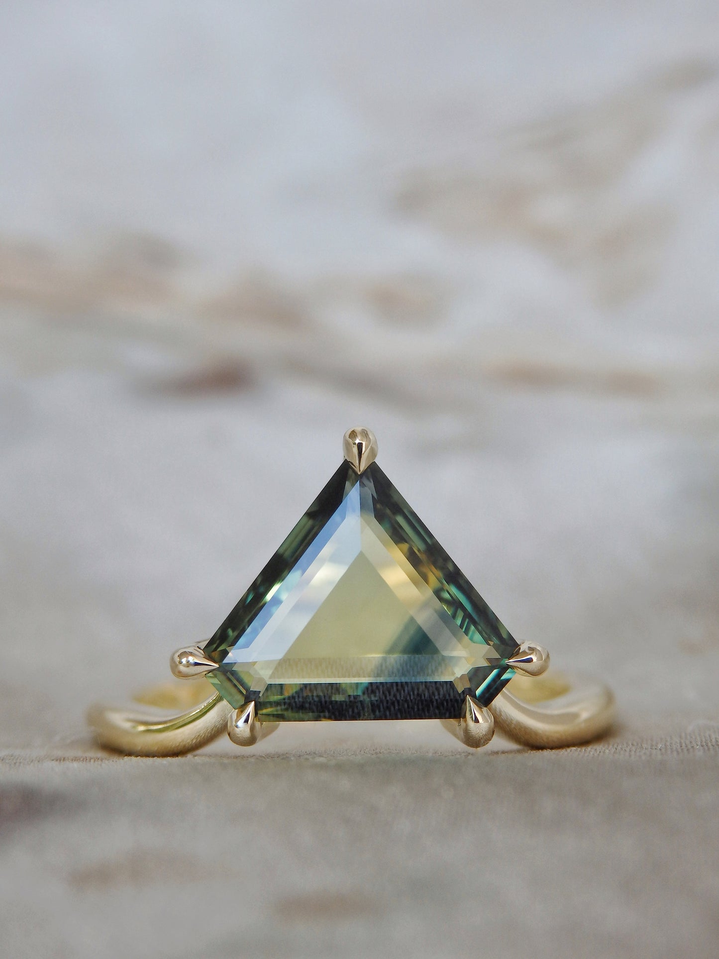 “Vitral” 2.60ct Unheated Australian Parti Sapphire Shield-Cut Solitaire Engagement Ring