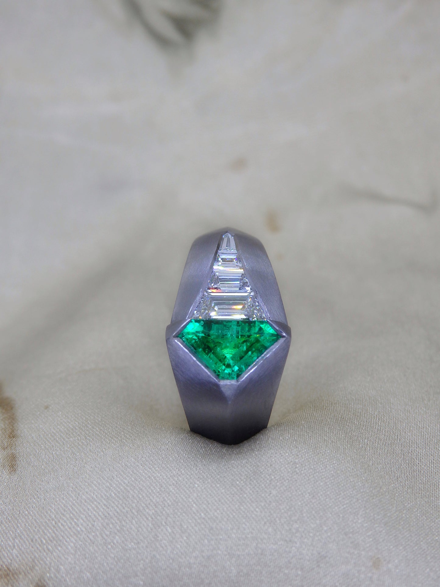 Caiman - Colombian Emerald Tantalum Ring