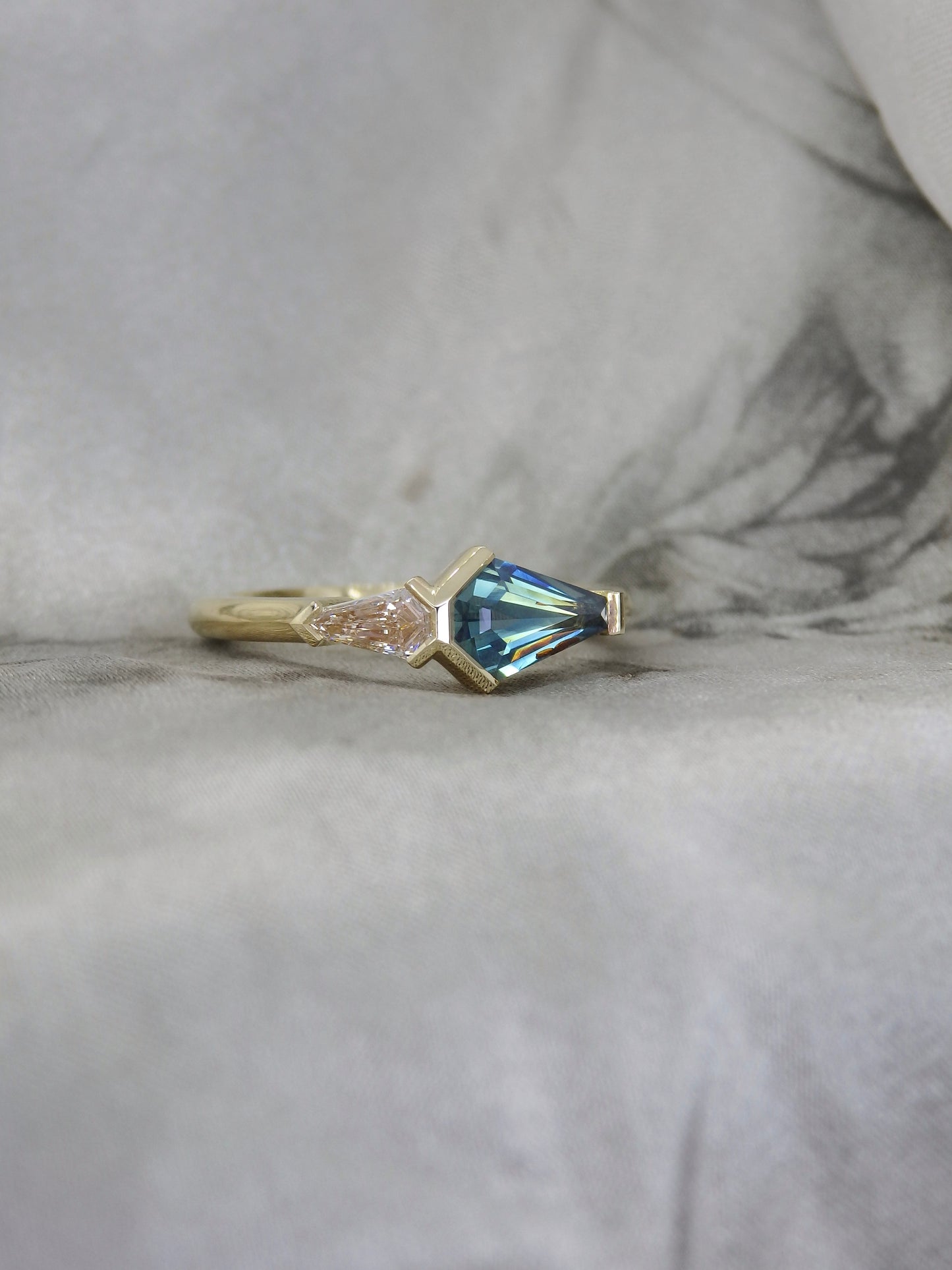 Driftwood Tapered Shield Duet Ring