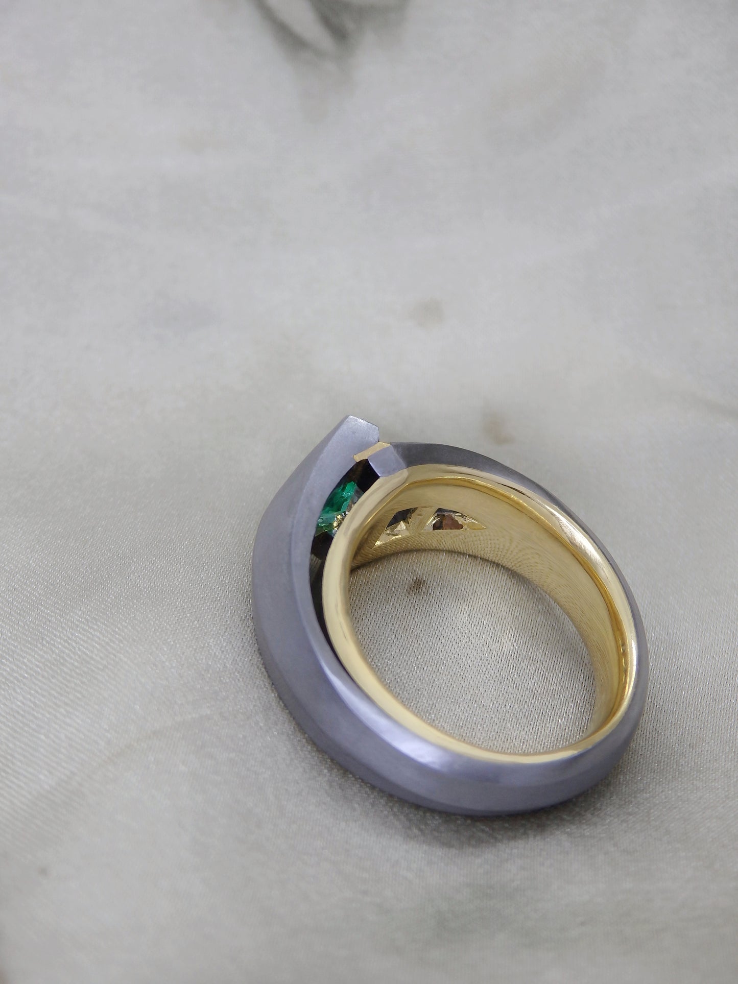 Caiman - Colombian Emerald Tantalum Ring