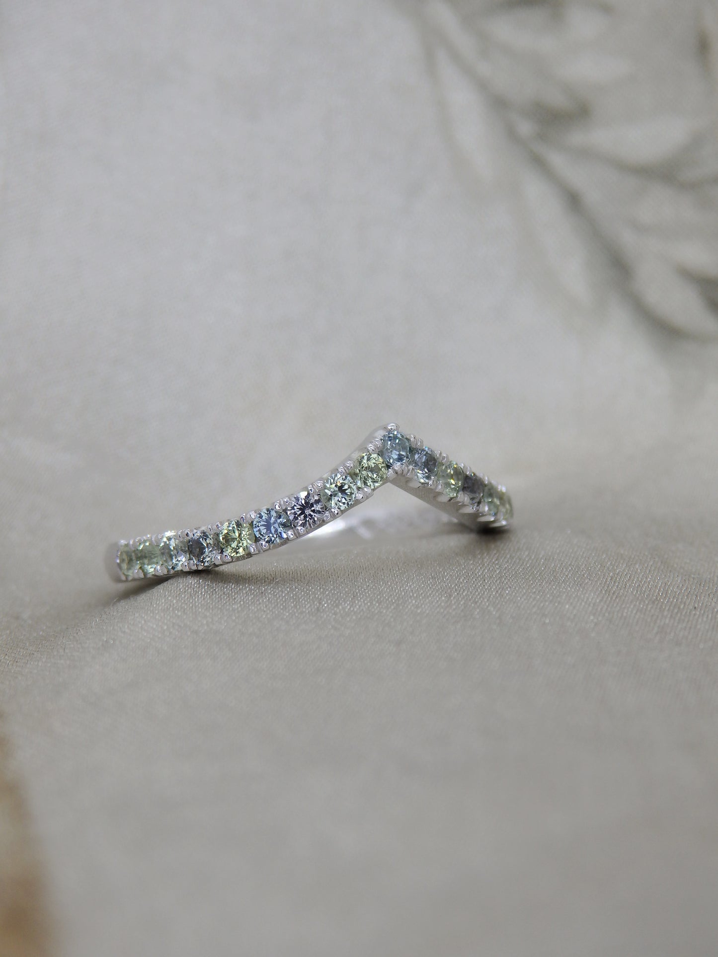 Peak Eucalypt Sapphire Platinum Band