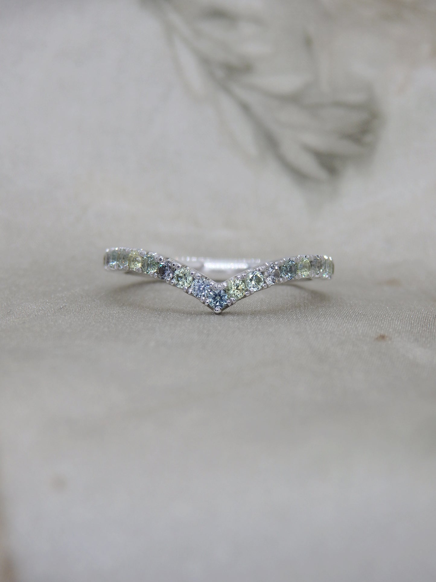 Peak Eucalypt Sapphire Platinum Band