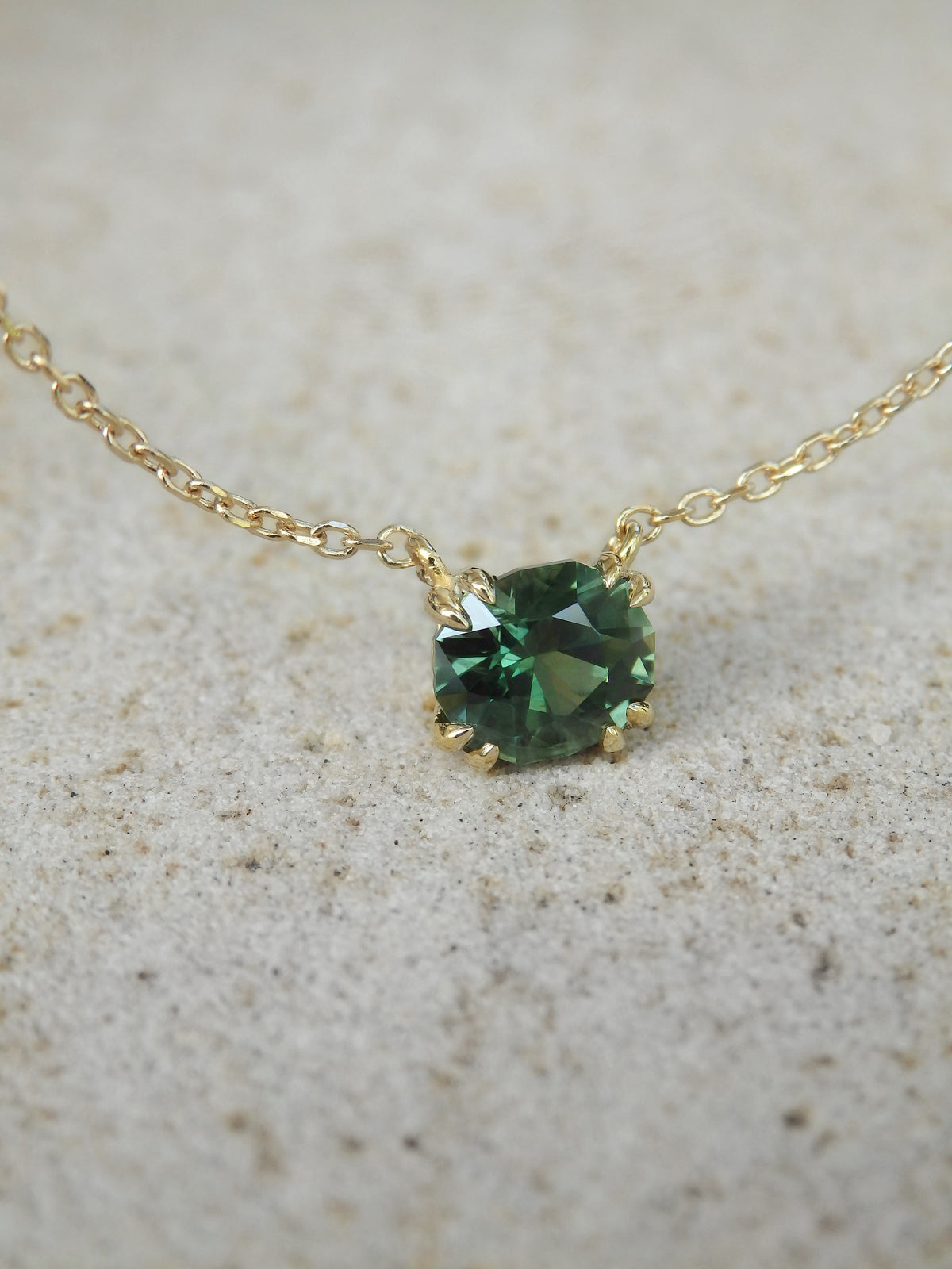 Green sapphire deals necklace